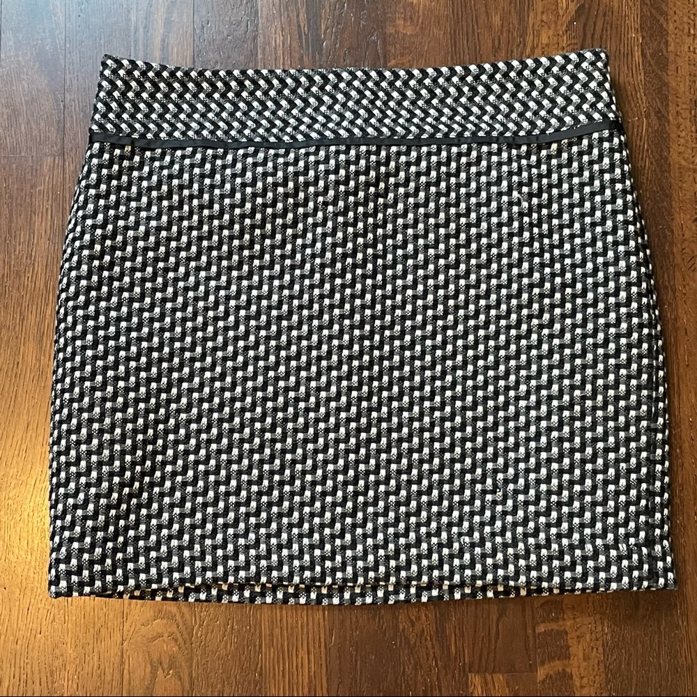Loft Black and White Houndstooth Skirt Size 12P